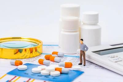 7月起医保购药需扫追溯码，重拳打击倒卖药品与盗刷医保卡乱象